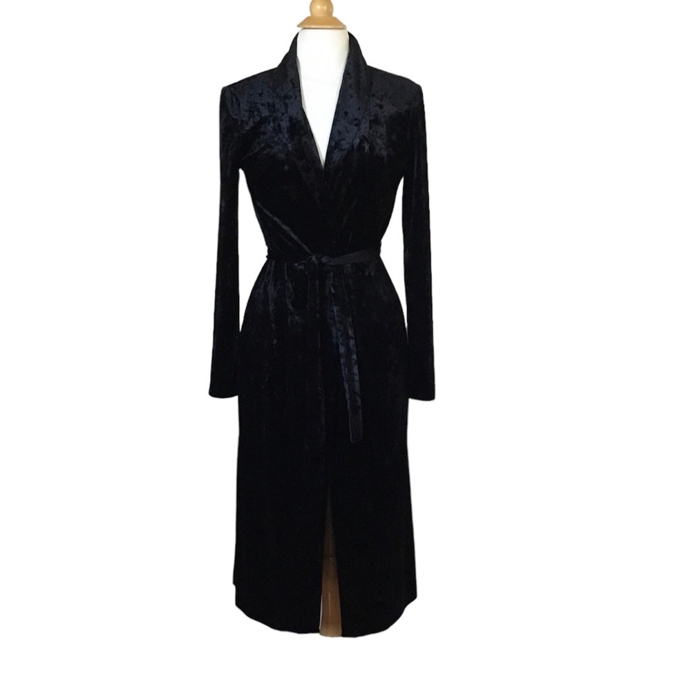Wayf La Roux Black Velvet Belted Robe - Picture 3 of 11